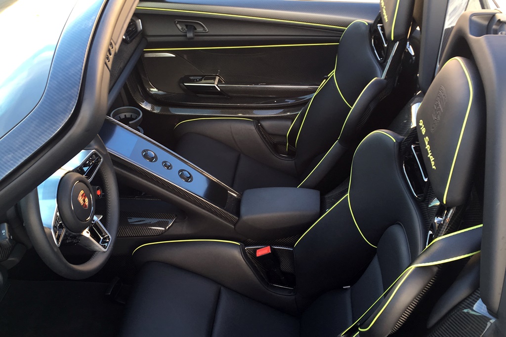 Porsche918_Interior