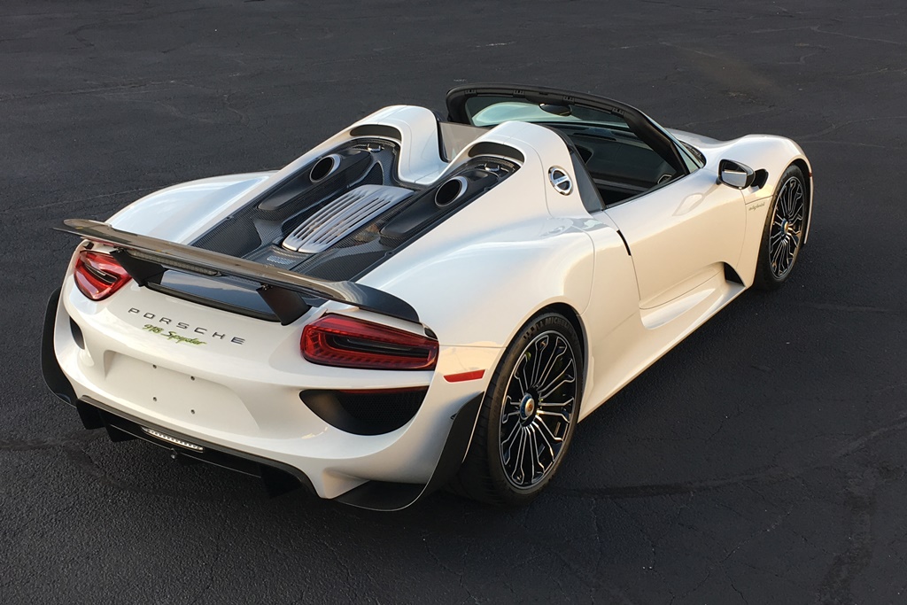 Porsche918_Rear_3-4